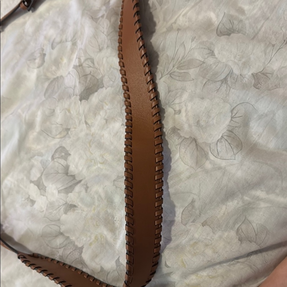 Michael Kors Tan Leather Shoulder Bag with Braided Detailing - Picture 4 of 7